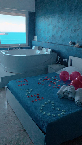 Others 4, Suite al mare, Taranto
