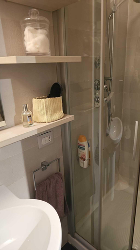 Bathroom 3, 108 APARTMENT, Torino