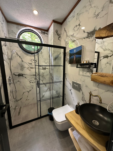 Bathroom 5, Vadi Taş Konak, Çamlıhemşin