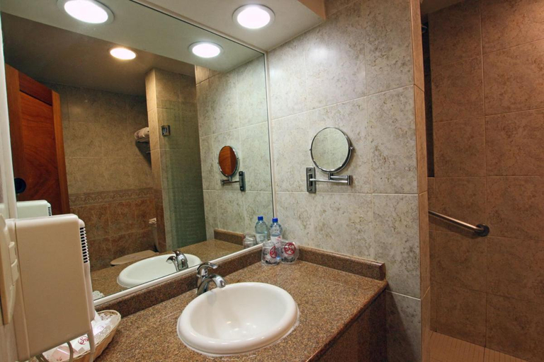 Bathroom 4, Hotel Colon Plaza Business Class, Nuevo Laredo