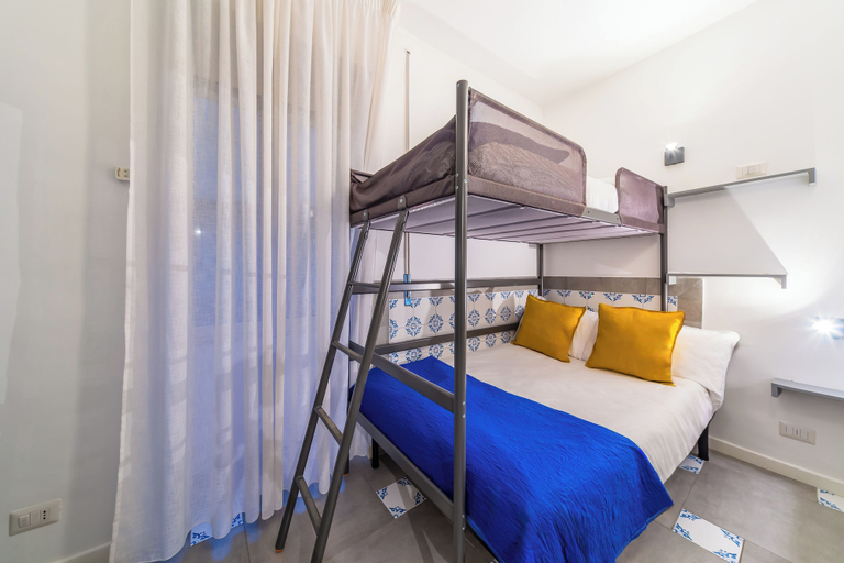 Bedroom 3, Cozy Apartment ai Quartieri Spagnoli, Napoli