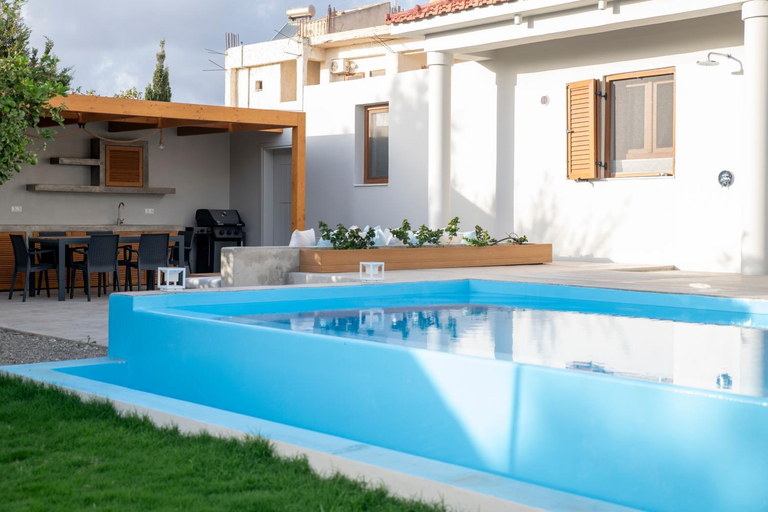Swimming pool 4, Avli Guest House, Faistos
