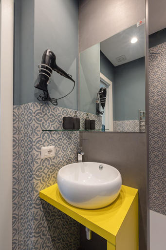Bathroom 2, Sweet Sicily Apartments, Palermo
