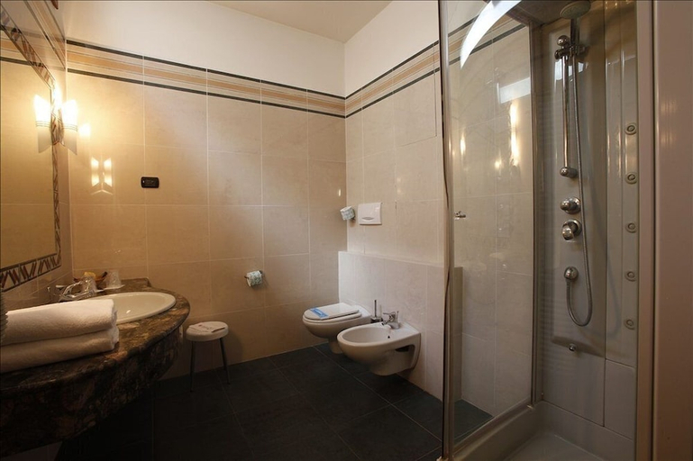 Bathroom 4, Airport Hotel Motel Malpensa, Varese