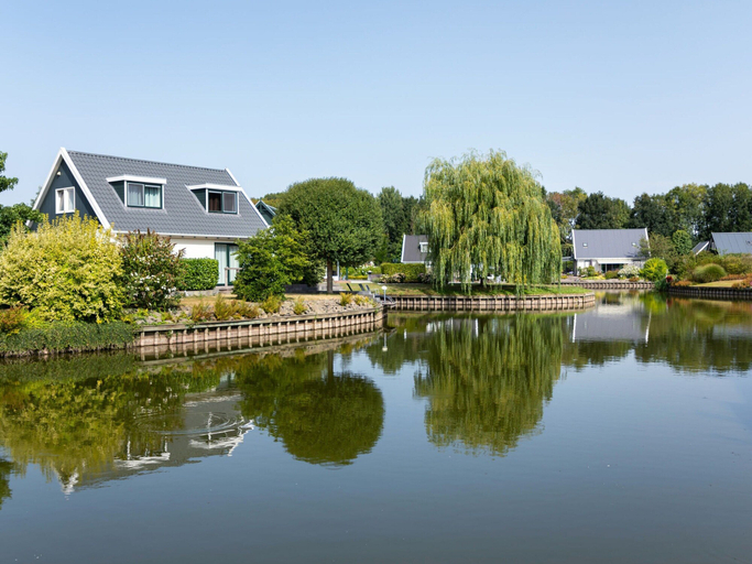 Exterior & Views 2, Cozy Chalet w Pool Access, Aa en Hunze