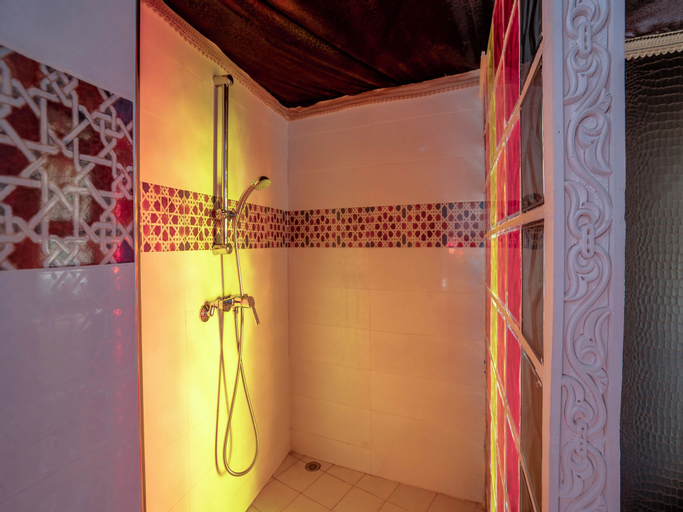 Bathroom 7