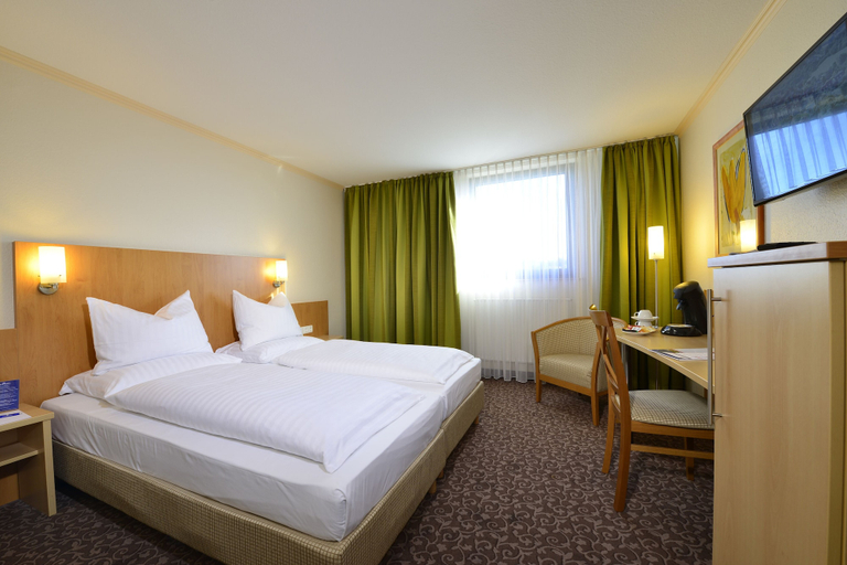 Bedroom 4, PLAZA INN Leonberg, Böblingen