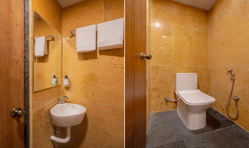Bathroom 4, Treebo Purva Crest, Gachibowli DLF, Hyderabad