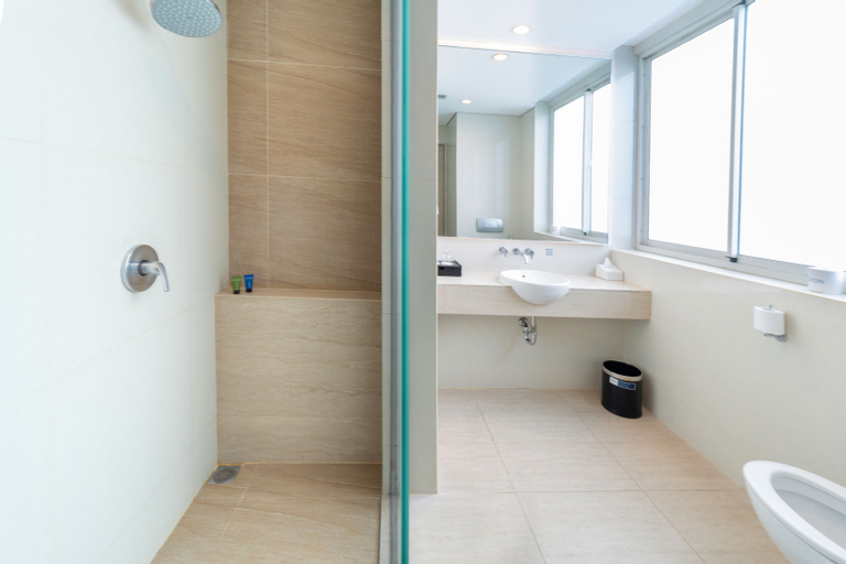 Bathroom 25