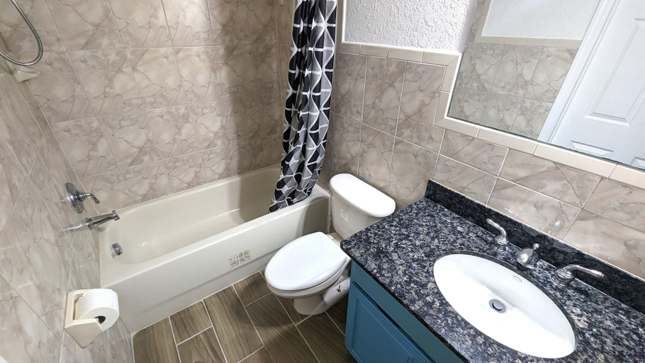 Bathroom, Rent W Palm Beach, Palm Beach