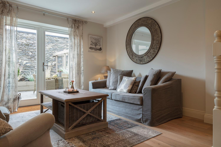 Others 5, Shrubbery Mews Luxury Apartment