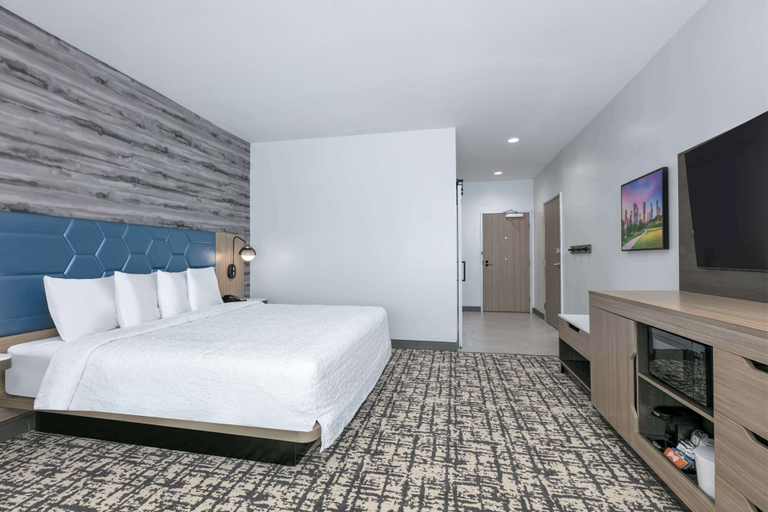 Bedroom 2, Hampton Inn & Suites Shenandoah The Woodlands, Tx, Montgomery