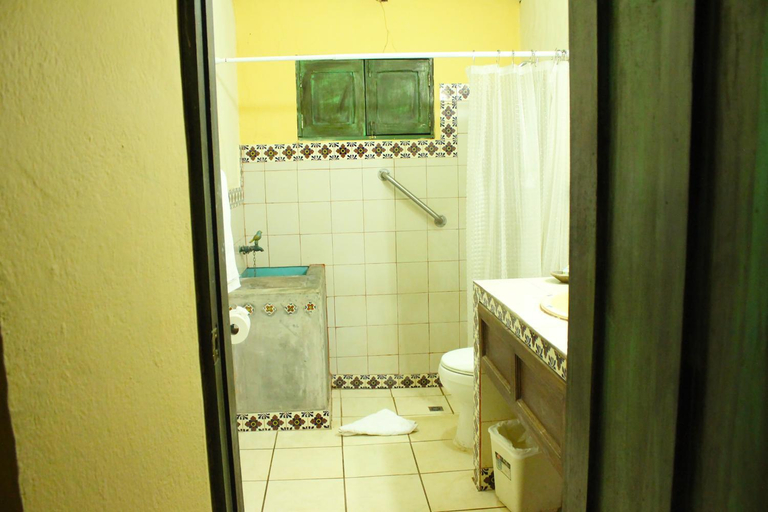 Bathroom 3, La Posada de Suchitlan, Suchitoto