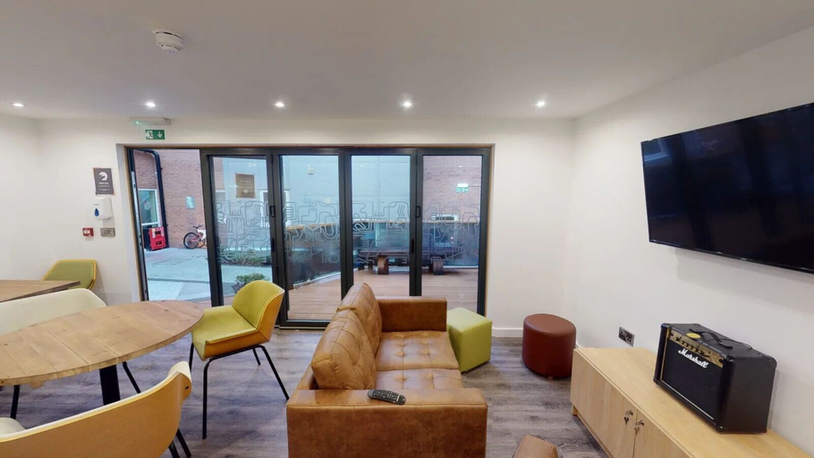 Others 5, Great Newton House, Sefton
