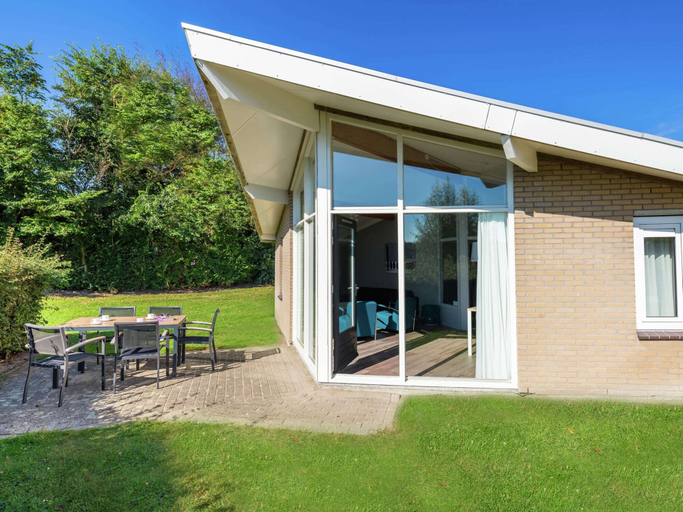 Others 3, Restyled Bungalow with Dishwasher near Cozy Domburg, Veere