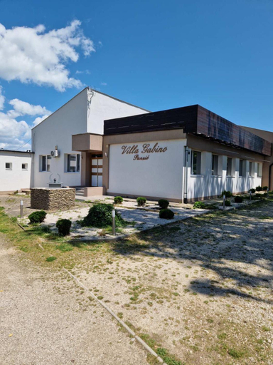 Others 5, Villa Gabino, Fonyód