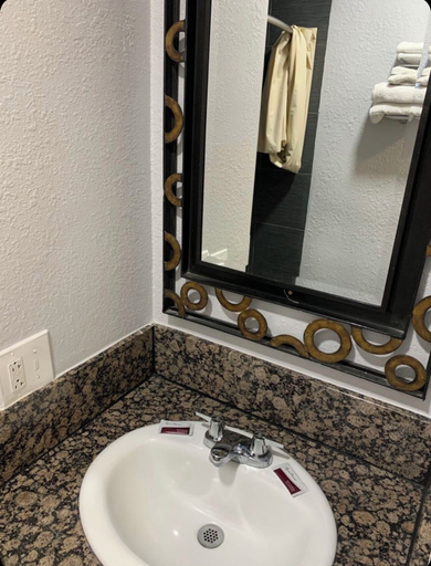 Bathroom 4, Hi Rise Motel, Los Angeles