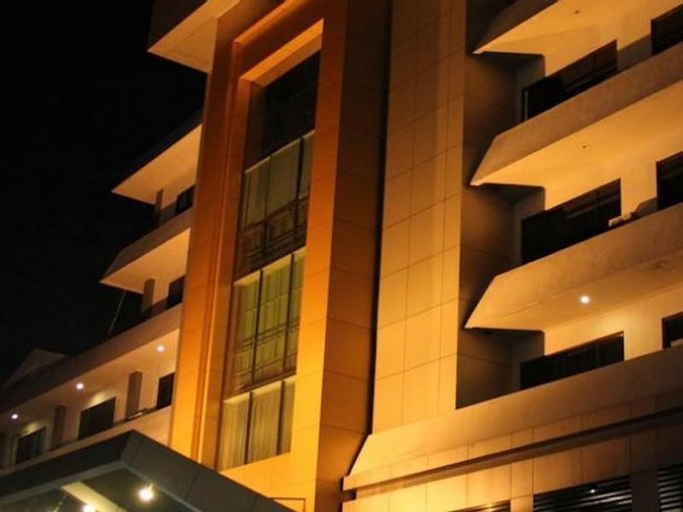 Exterior 1