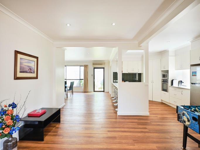 Interior view 3, Skymirror Villa, Buloke - North