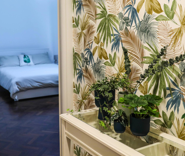 Others 5, Vita Home, Bari