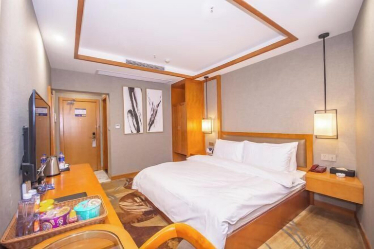 Bedroom 2, Mingdelou Hotel, Yichang