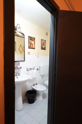 Bathroom 4, Hotel Etnea 316, Catania