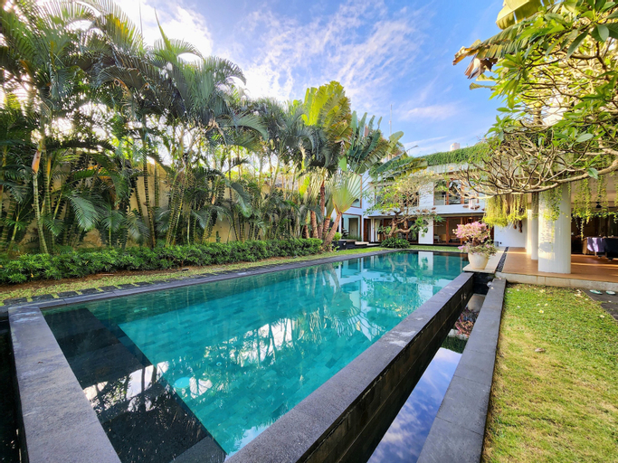 Swimming Pool 16
