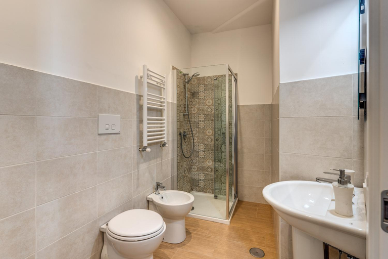 Bathroom 3, V E N E R E Villa Suites, Rome