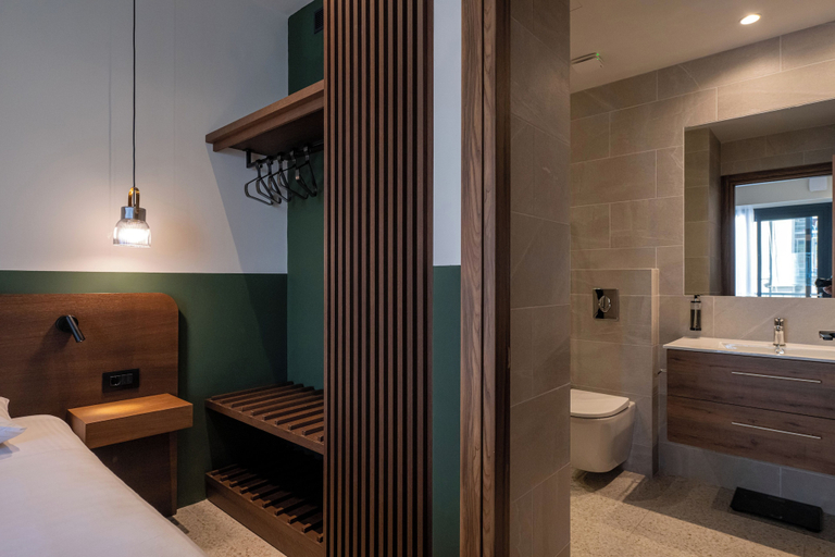 Bathroom 4, Evripidou7 Kalamata Mediterranean Suites, Peloponnese