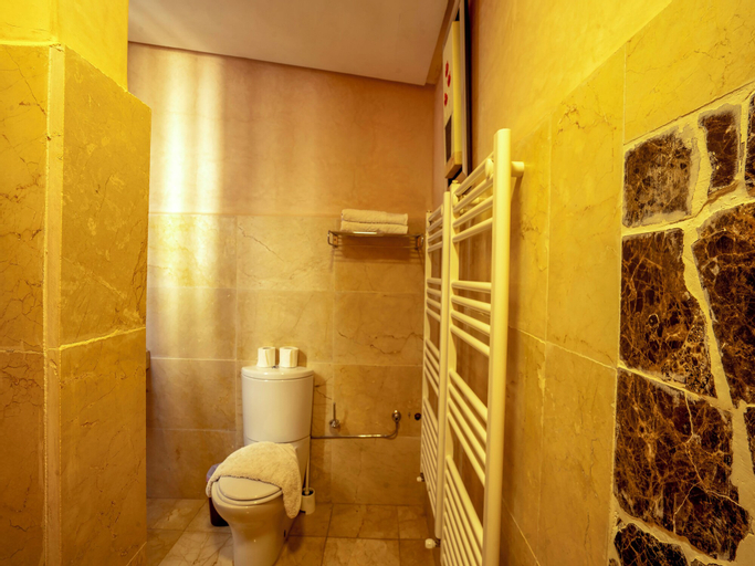 Bathroom 4