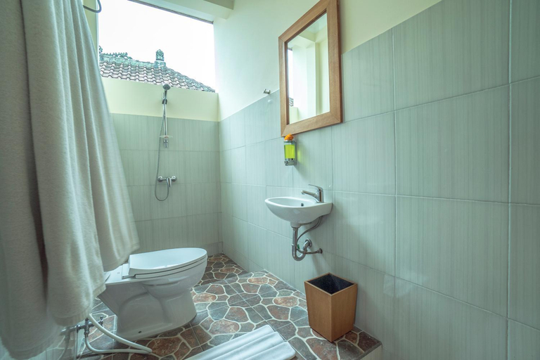 Bathroom 5, Japa House, Gianyar