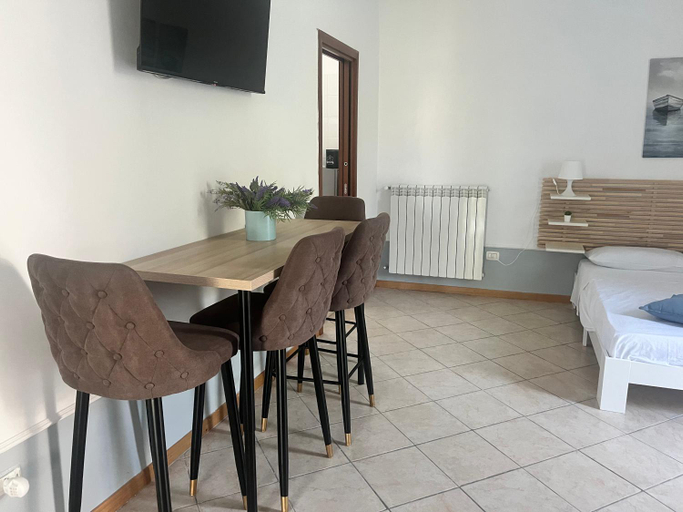 Dining Room 17