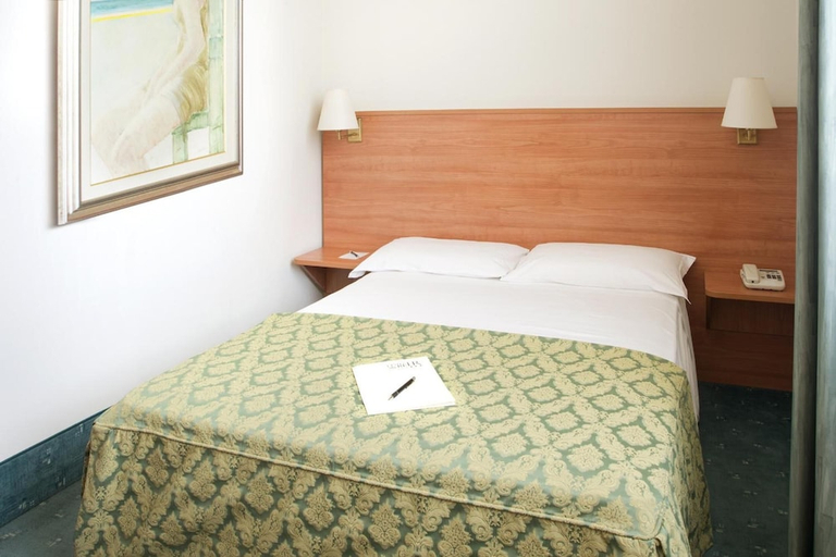 Bedroom 2, Hotel Re, Monza and Brianza