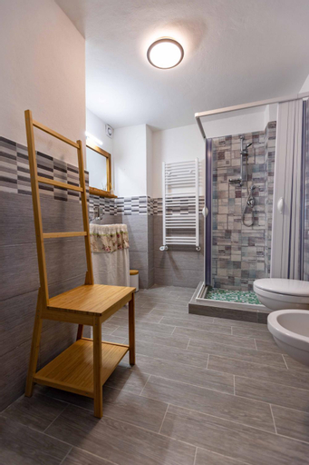 Bathroom 17