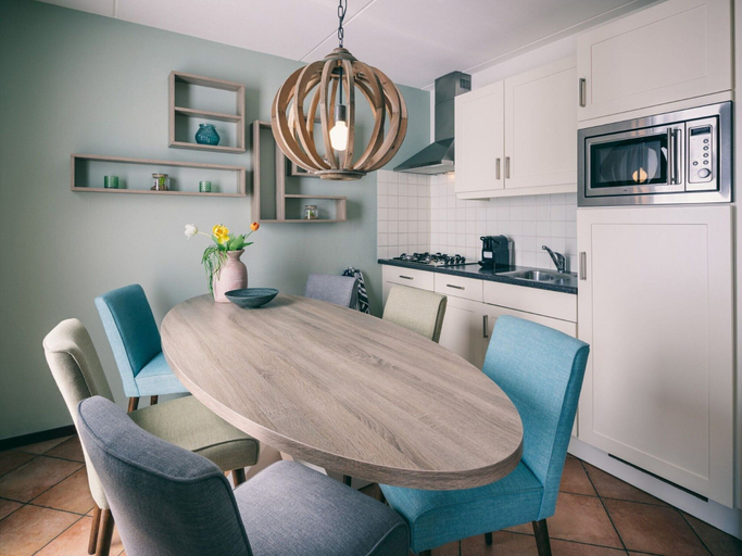 Dining 2, Semi-detached Holiday Home Near the Sea, Noordwijkerhout