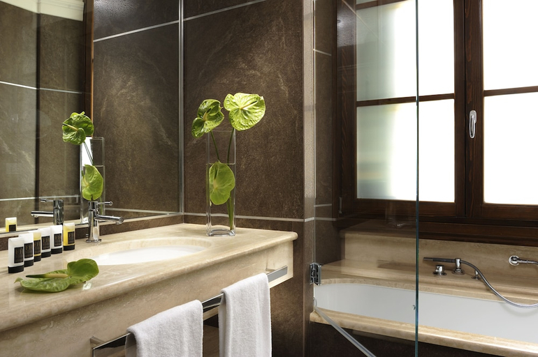 Bathroom 3, Fh55 Hotel Calzaiuoli, Florence