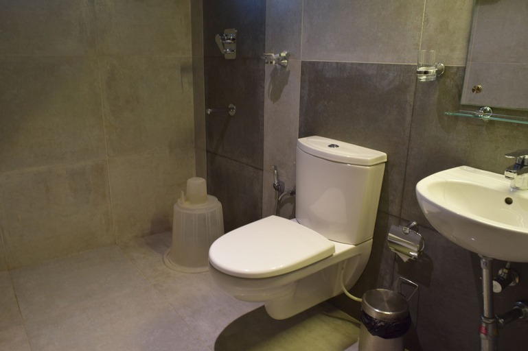 Bathroom 8