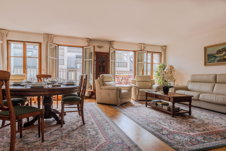 Others 4, Beaudelaire Center Residence, Paris