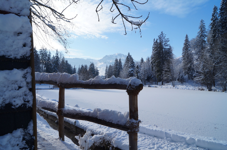 Exterior 3, Forellensee Gstaad-Zweisimmen, Obersimmental