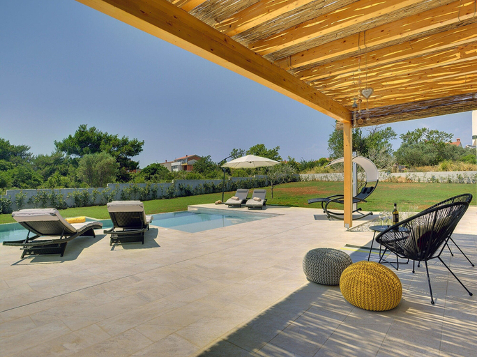 Others 5, Comfortable, Stylish, Detached Villa With Garden, Private Pool, Near the Beach, Medulin
