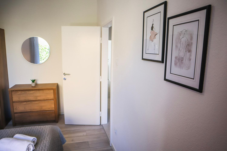 Others 4, Apartmani Nana Mija, Pag