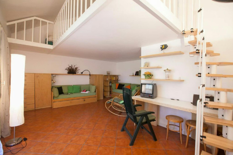 Room 4, Riva del Caolino in Ispra, Varese