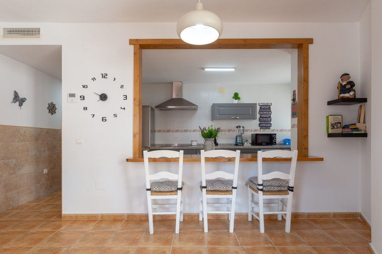 Room 2, Tolox 2 in Tolox With 1 Bedrooms and 1 Bathrooms, Málaga