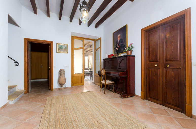 Room 4, Can Mora in Campos With 3 Bedrooms and 2 Bathrooms, Baleares