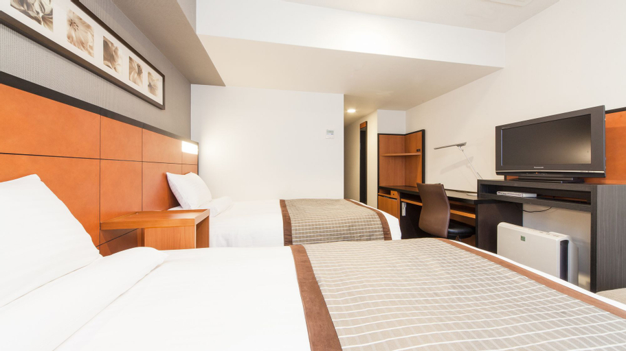 Bedroom 13