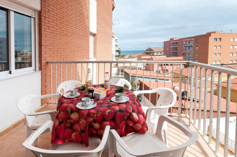 Room 4, Odisea in Piles With 3 Bedrooms and 2 Bathrooms, Valencia