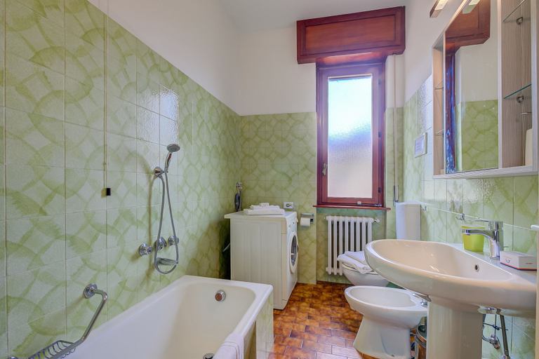Room 2, Connie s Apartment in Monvalle, Varese