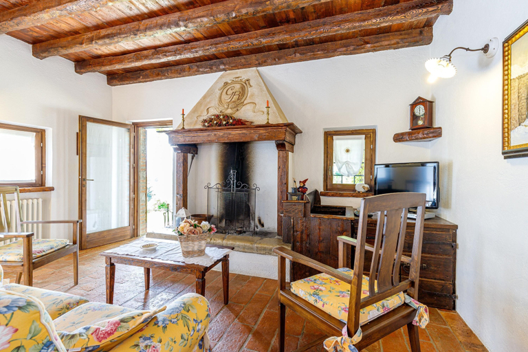Room 4, Villa Formaga in Hilly Area Relax and vie, Brescia