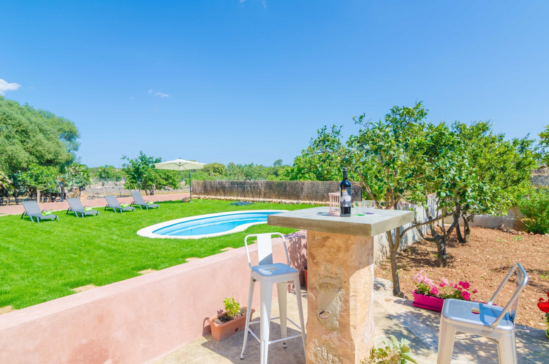 Others 3, Can Potdir in Ariany, Baleares