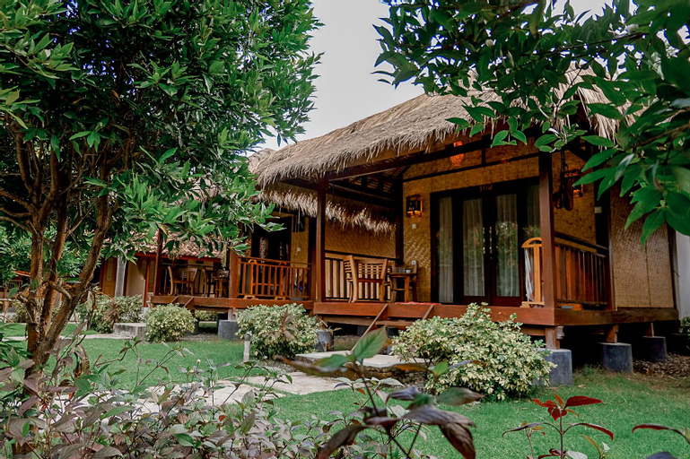 Exterior 1